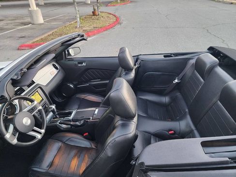 Used 2010 Ford Mustang GT Premium image 38