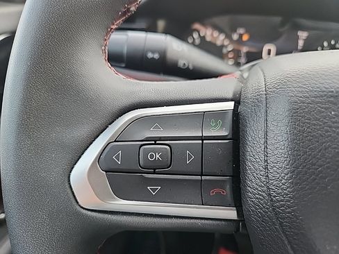 Used 2025 Jeep Compass Trailhawk AWD/4WD image 19