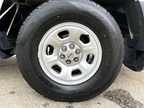 Used 2016 Nissan Frontier S image 34