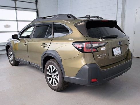 Used 2023 Subaru Outback Premium AWD/4WD image 7