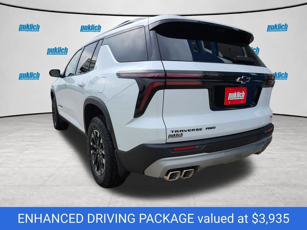 New 2026 Chevrolet Traverse Z71 w/ Enhanced Driving Package AWD/4WD image 3