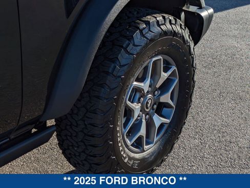 Certified 2025 Ford Bronco Badlands image 12