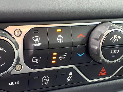 Used 2024 Jeep Gladiator Mojave AWD/4WD image 19