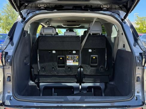 Used 2024 Toyota Sienna Limited AWD/4WD image 33