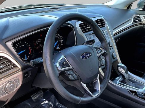 Used 2013 Ford Fusion SE FWD image 17