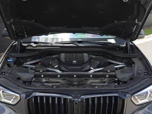 Used 2022 BMW X5 M50i w/ Executive Package AWD/4WD image 38