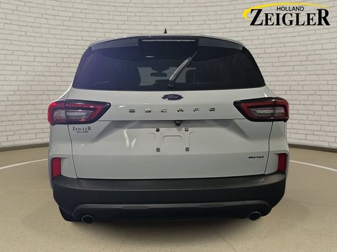 Used 2025 Ford Escape ST-Line Select AWD/4WD image 6