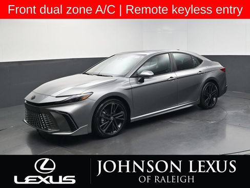 Used 2025 Toyota Camry XSE FWD image 1