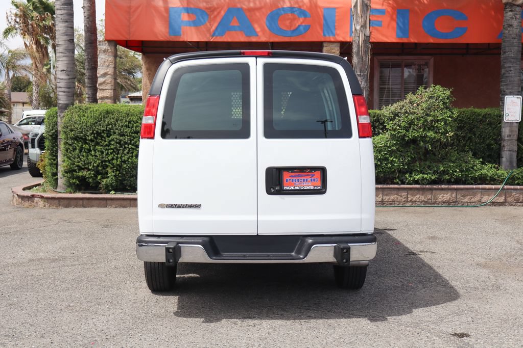 Used 2025 Chevrolet Express 2500 w/ Driver Convenience Package RWD image 7