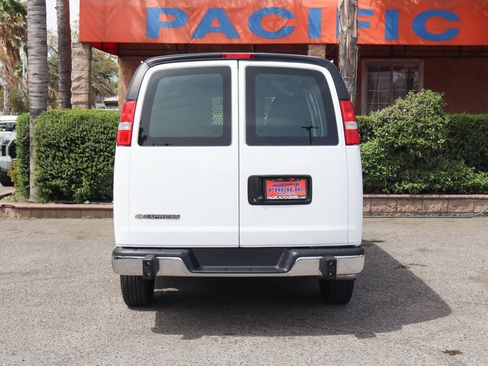 Used 2025 Chevrolet Express 2500 w/ Driver Convenience Package RWD image 7