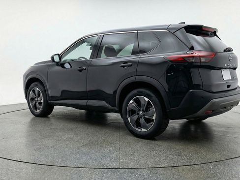 Used 2025 Nissan Rogue SV image 6