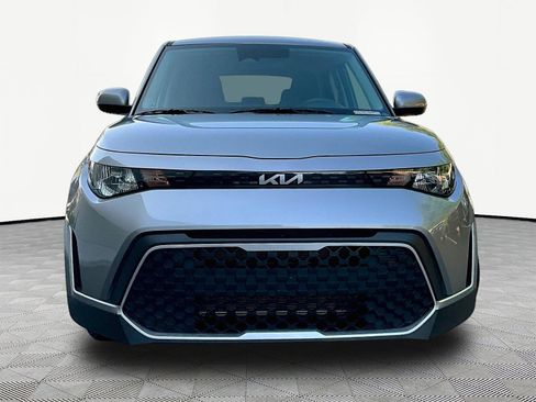 Certified 2025 Kia Soul LX w/ LX Technology Package FWD image 2