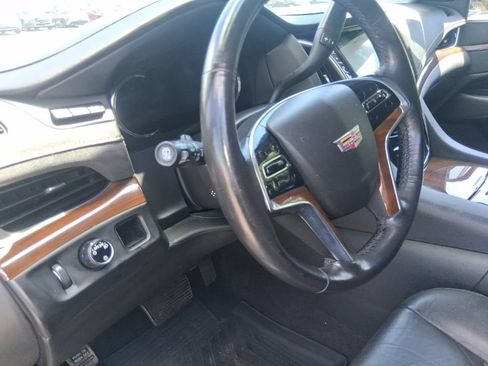 Used 2020 Cadillac Escalade ESV Luxury RWD image 11
