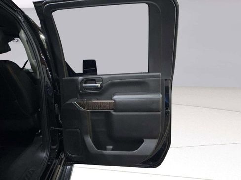 Used 2022 GMC Sierra 3500 Denali w/ Denali Ultimate Package image 39