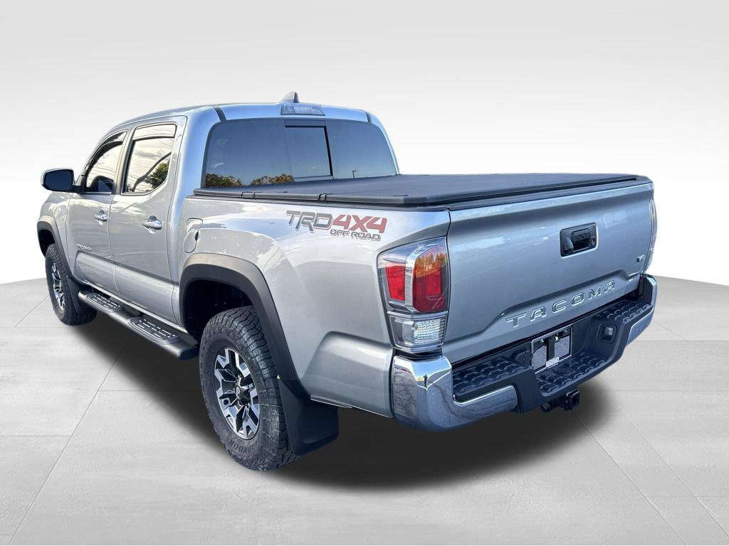 Certified 2023 Toyota Tacoma TRD Off-Road AWD/4WD image 3