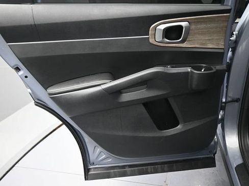 Used 2022 Kia Sorento S w/ Panoramic Sunroof Package AWD/4WD image 18