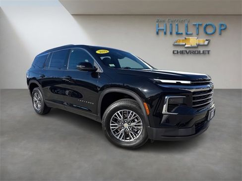 Certified 2025 Chevrolet Traverse LT image 1