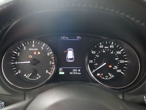 Used 2020 Nissan Rogue SV w/ Premium Package image 18