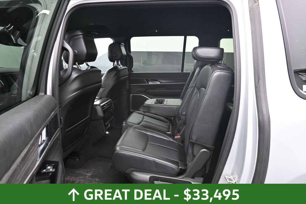 Used 2024 Jeep Wagoneer L Series II w/ Flexible Seating Group AWD/4WD image 19