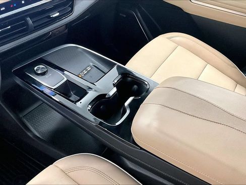 Used 2025 Buick Enclave Preferred w/ Power Package FWD image 14
