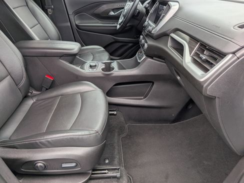 Used 2024 GMC Terrain SLT image 27