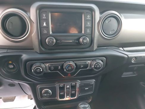 Used 2018 Jeep Wrangler Unlimited Sport S AWD/4WD image 16