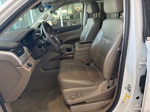 Used 2019 GMC Yukon XL SLT w/ Premium Edition RWD image 3