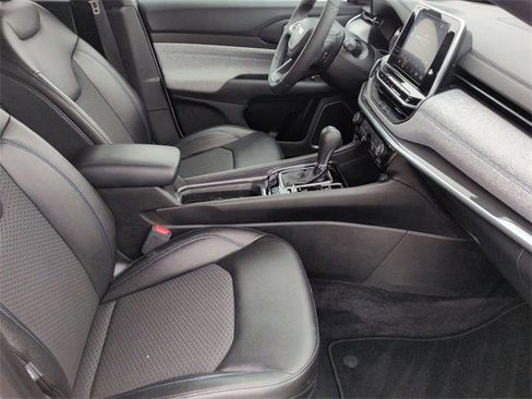 Certified 2025 Jeep Compass Latitude image 30