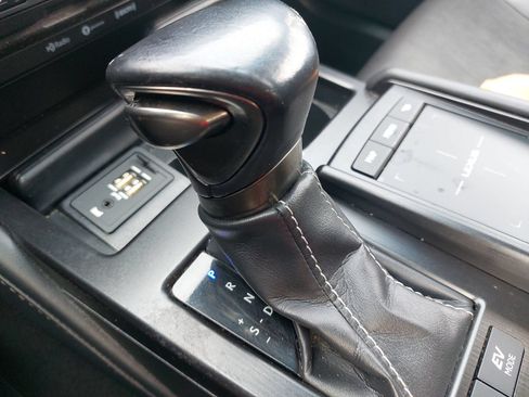 Used 2019 Lexus ES 300h w/ Premium Package FWD image 27