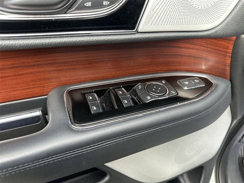 Used 2022 Lincoln Navigator Reserve w/ Equipment Group 201A image 13