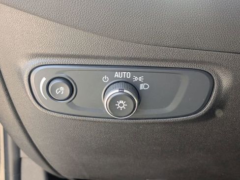 Used 2024 Chevrolet Equinox LT FWD image 16
