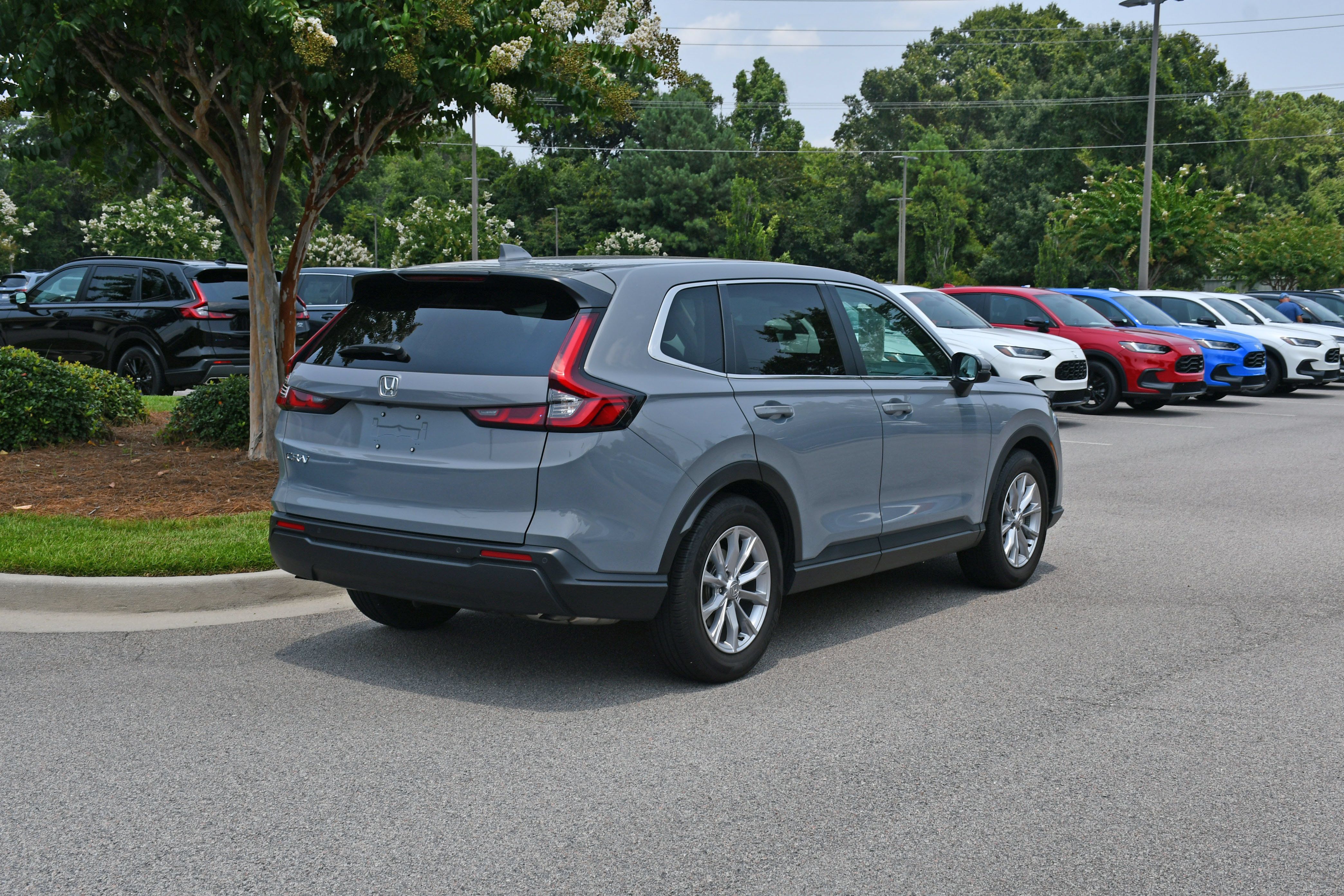 Used 2025 Honda CR-V EX-L image 4