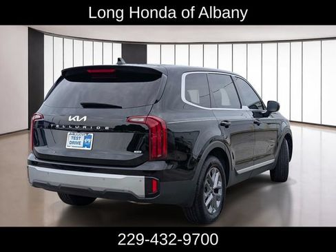 Used 2023 Kia Telluride LX AWD/4WD image 6