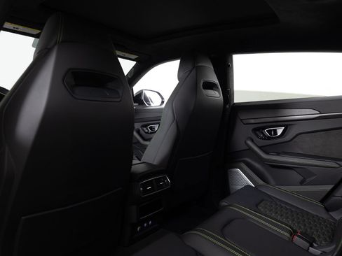 Used 2021 Lamborghini Urus AWD/4WD image 32