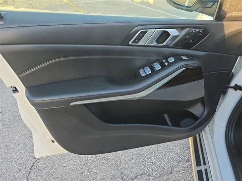 Used 2025 BMW X7 xDrive40i image 17