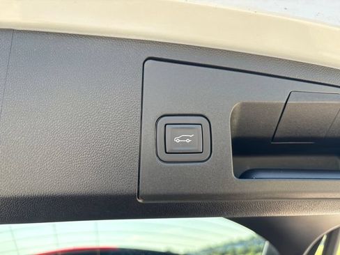 Used 2024 Cadillac XT4 Luxury w/ LPO, Floor Liner Package AWD/4WD image 22