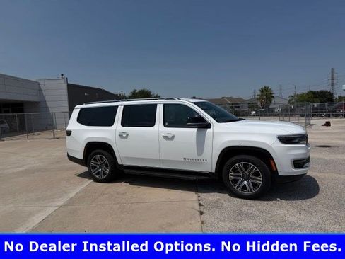 Used 2025 Jeep Wagoneer L Series II AWD/4WD image 2