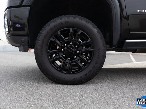 Used 2022 GMC Sierra 2500 Denali w/ Denali Black Diamond Edition AWD/4WD image 7