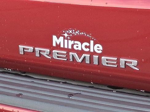 Used 2024 Chevrolet Suburban Premier w/ Premium Package image 33