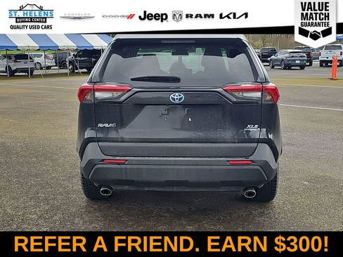 Used 2021 Toyota RAV4 XLE w/ Convenience Package AWD/4WD image 5