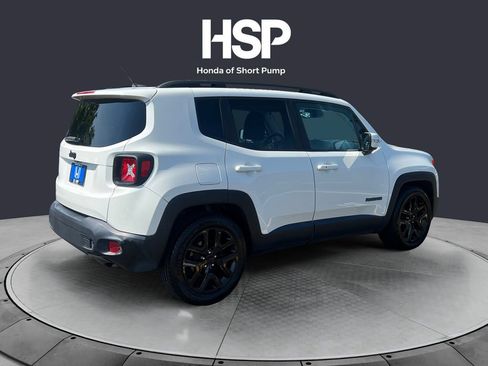 Used 2017 Jeep Renegade Altitude FWD image 5