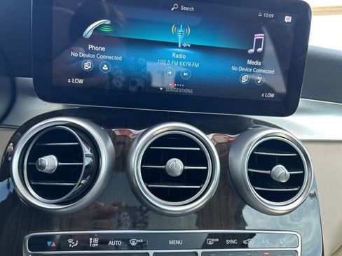 Used 2021 Mercedes-Benz GLC 300 image 23