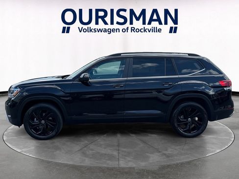 Used 2023 Volkswagen Atlas SE w/ Black Wheel Package AWD/4WD image 3