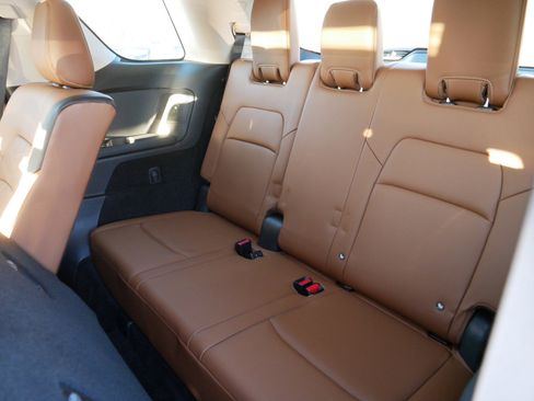 Certified 2025 Nissan Pathfinder Platinum w/ Cargo Package image 36