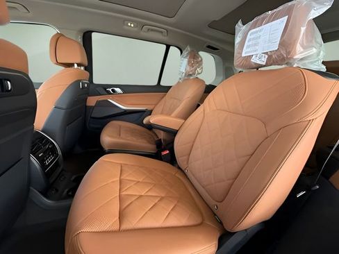 Used 2026 BMW X7 xDrive40i w/ Premium Package image 22