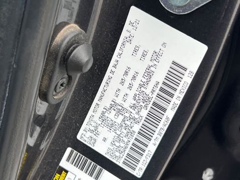 Certified 2022 Toyota Tacoma TRD Off-Road image 30