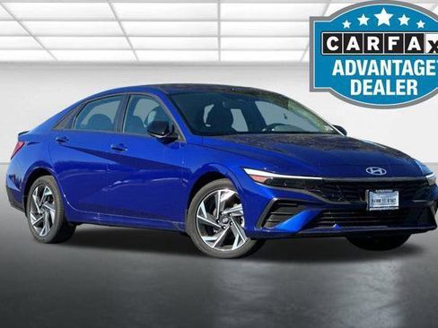 New 2025 Hyundai Elantra SEL image 2