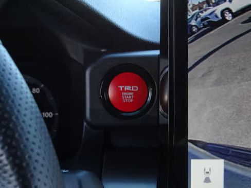 Used 2025 Toyota Tacoma TRD Sport image 31