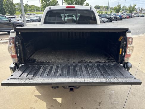 Used 2015 Toyota Tacoma 4x4 Double Cab w/ SR5 Package image 31