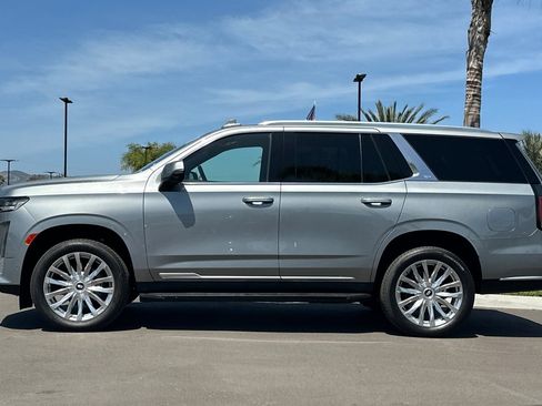 Used 2024 Cadillac Escalade Premium Luxury RWD image 7